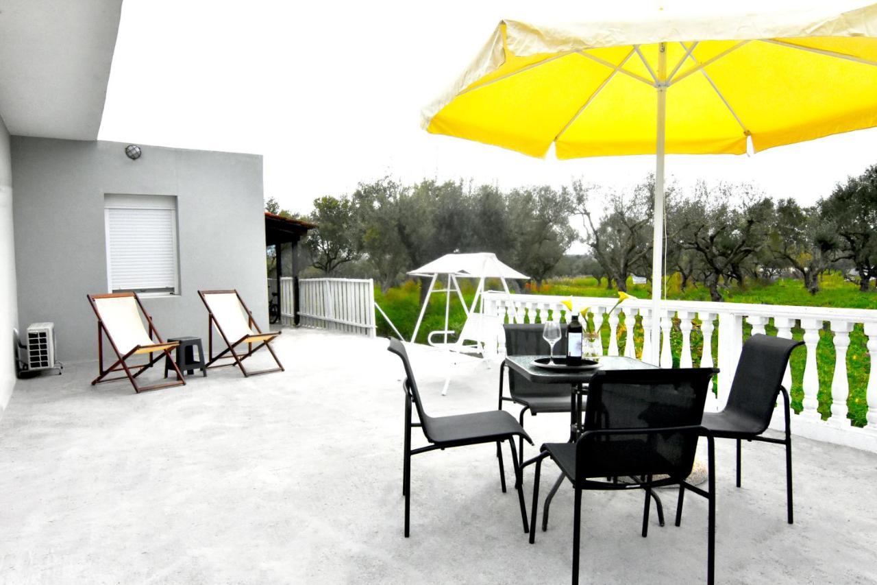 Casa Katina , Villa In Lagana, Agrilia Area ラガナス エクステリア 写真
