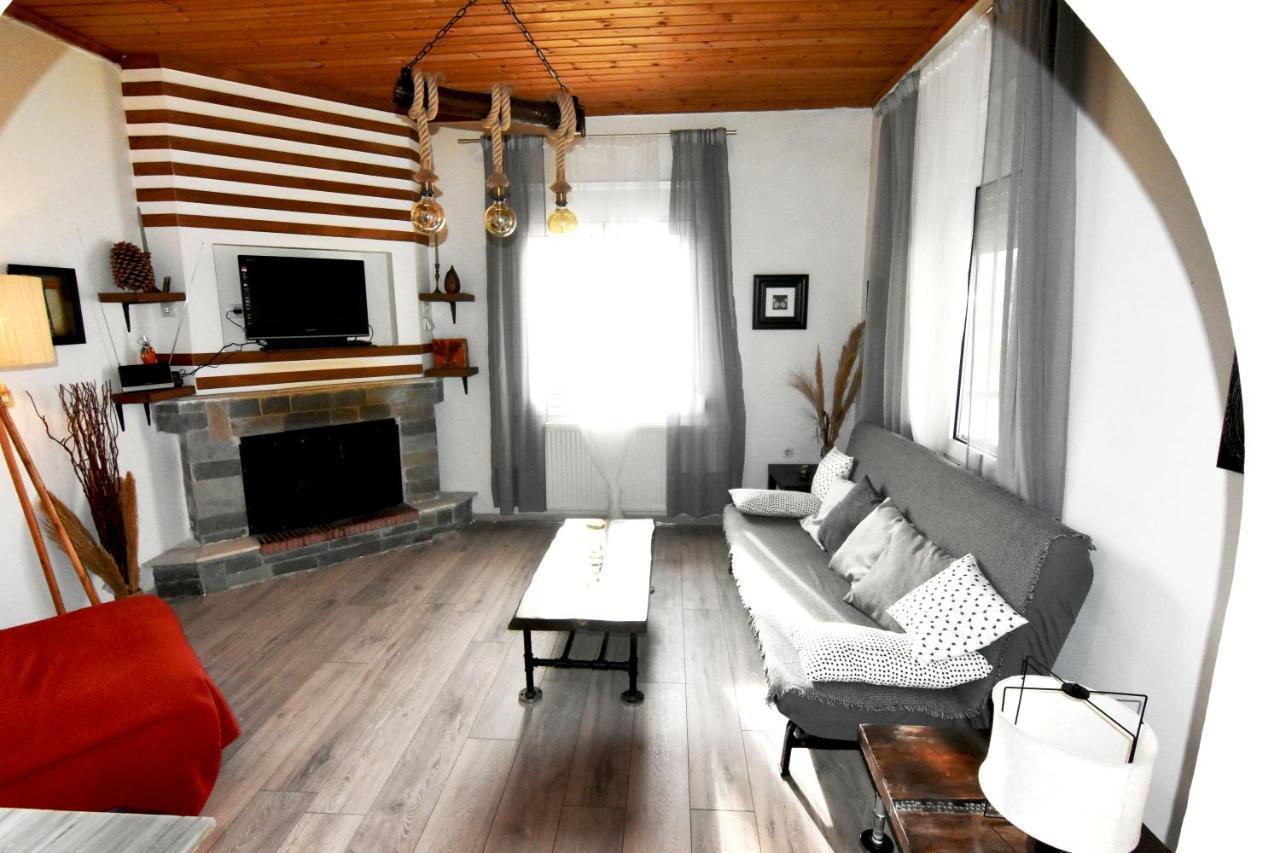 Casa Katina , Villa In Lagana, Agrilia Area ラガナス エクステリア 写真