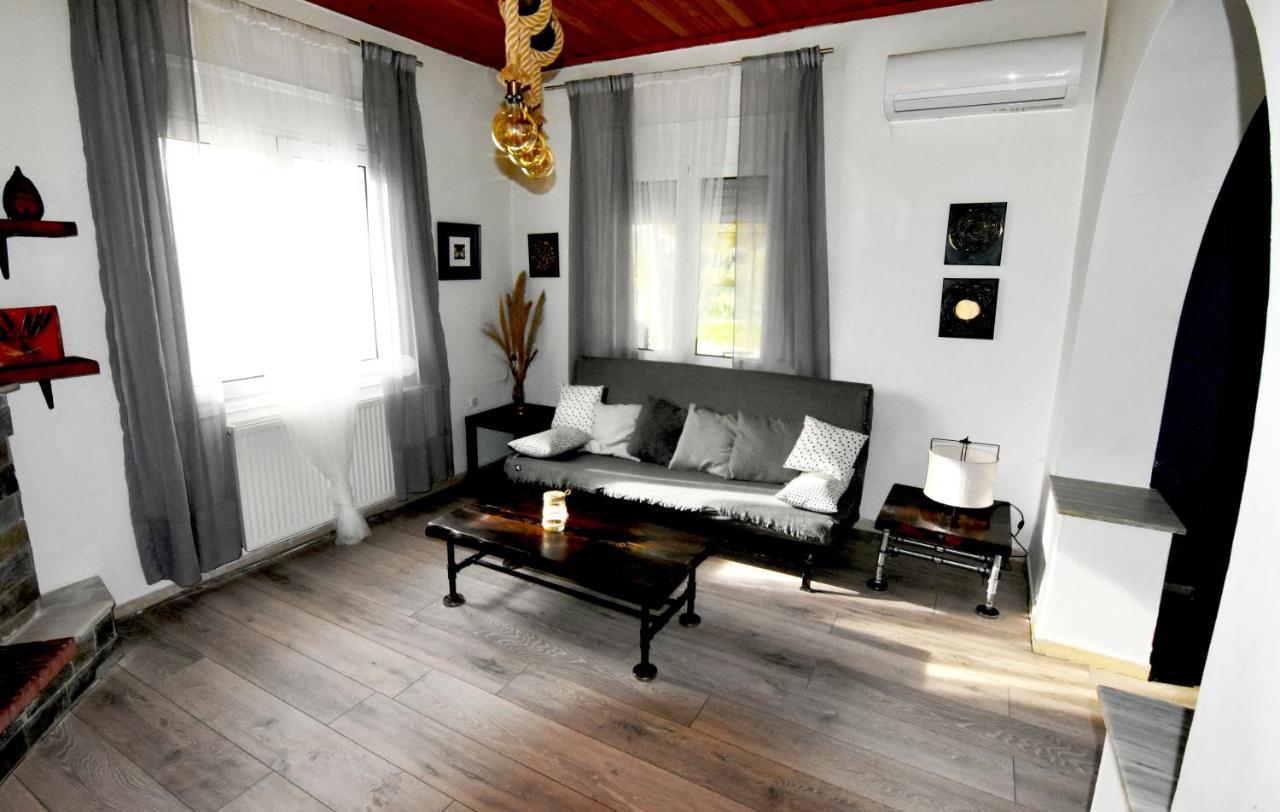 Casa Katina , Villa In Lagana, Agrilia Area ラガナス エクステリア 写真