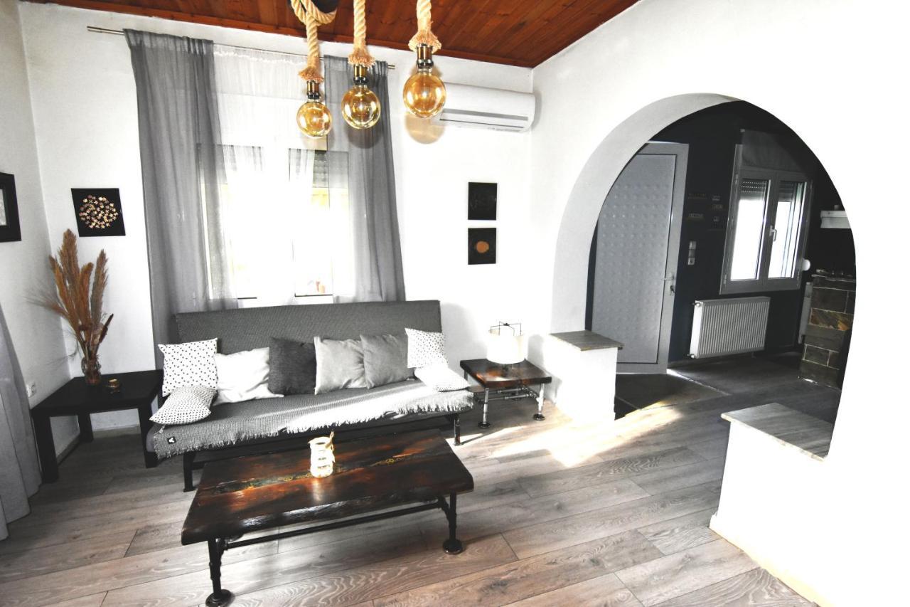 Casa Katina , Villa In Lagana, Agrilia Area ラガナス エクステリア 写真