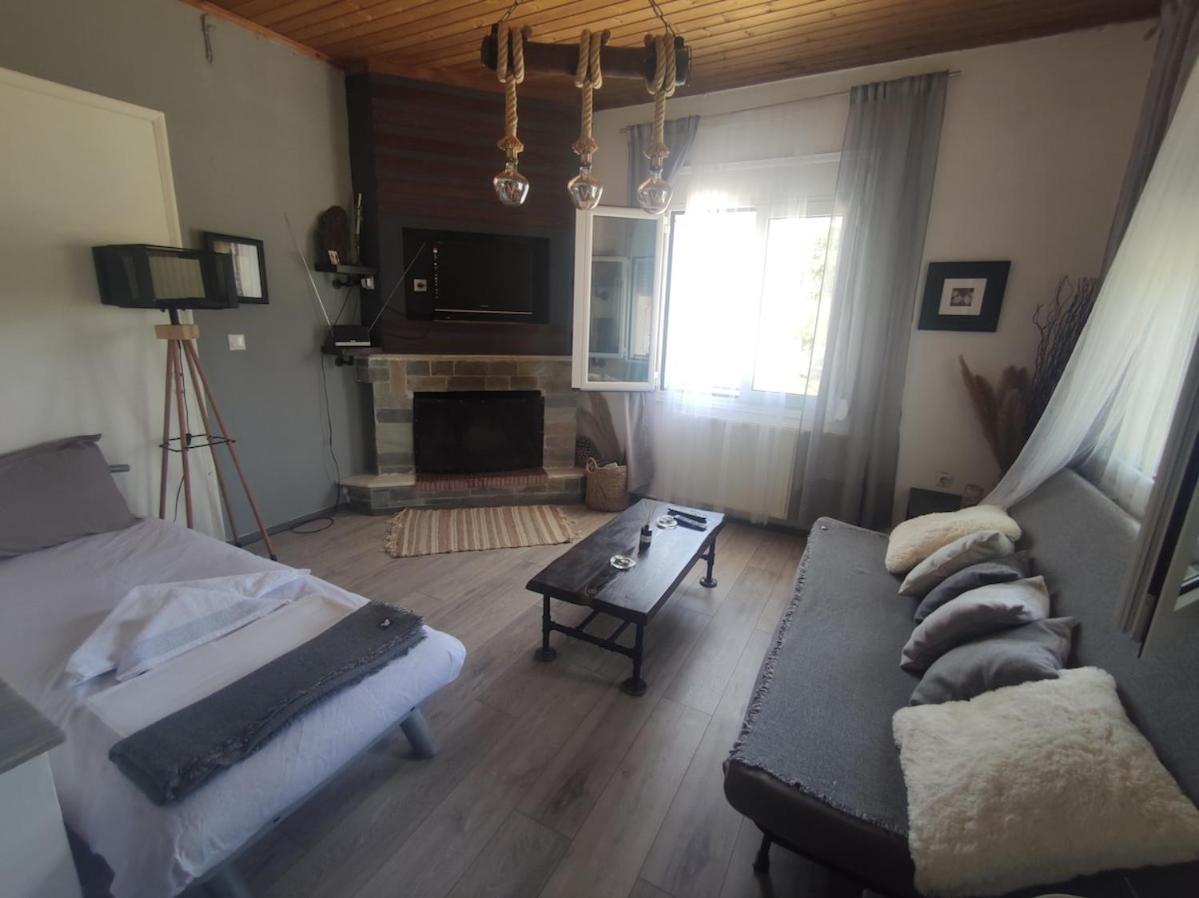 Casa Katina , Villa In Lagana, Agrilia Area ラガナス エクステリア 写真